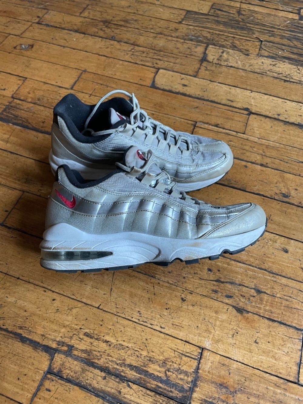 Nike Men’s Air Max 95 Premium
Silver